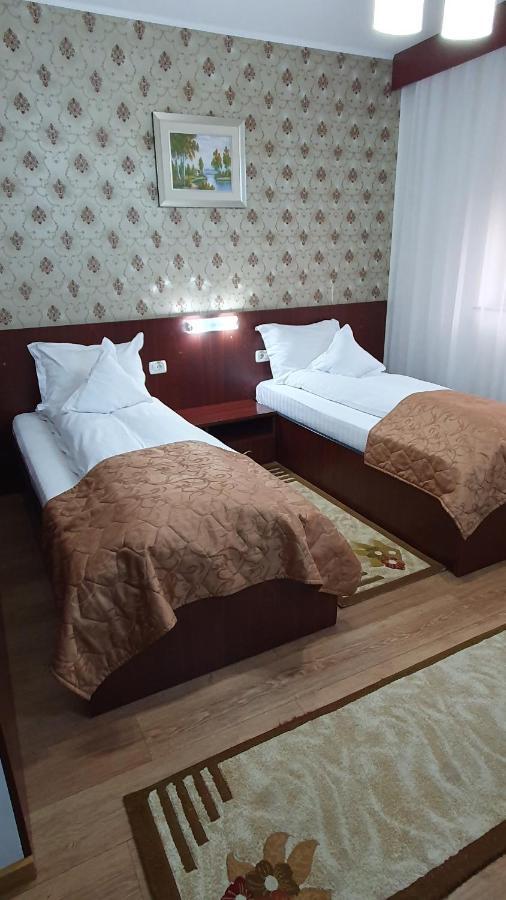 Pensiunea Select Arad Exterior foto