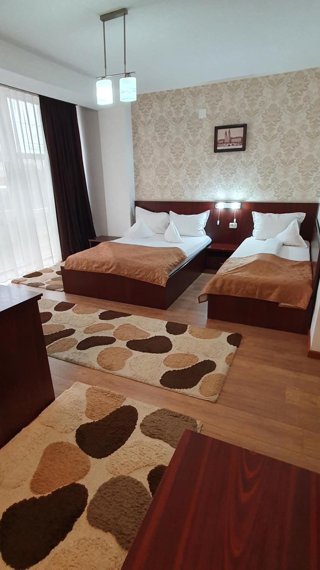 Pensiunea Select Arad Exterior foto
